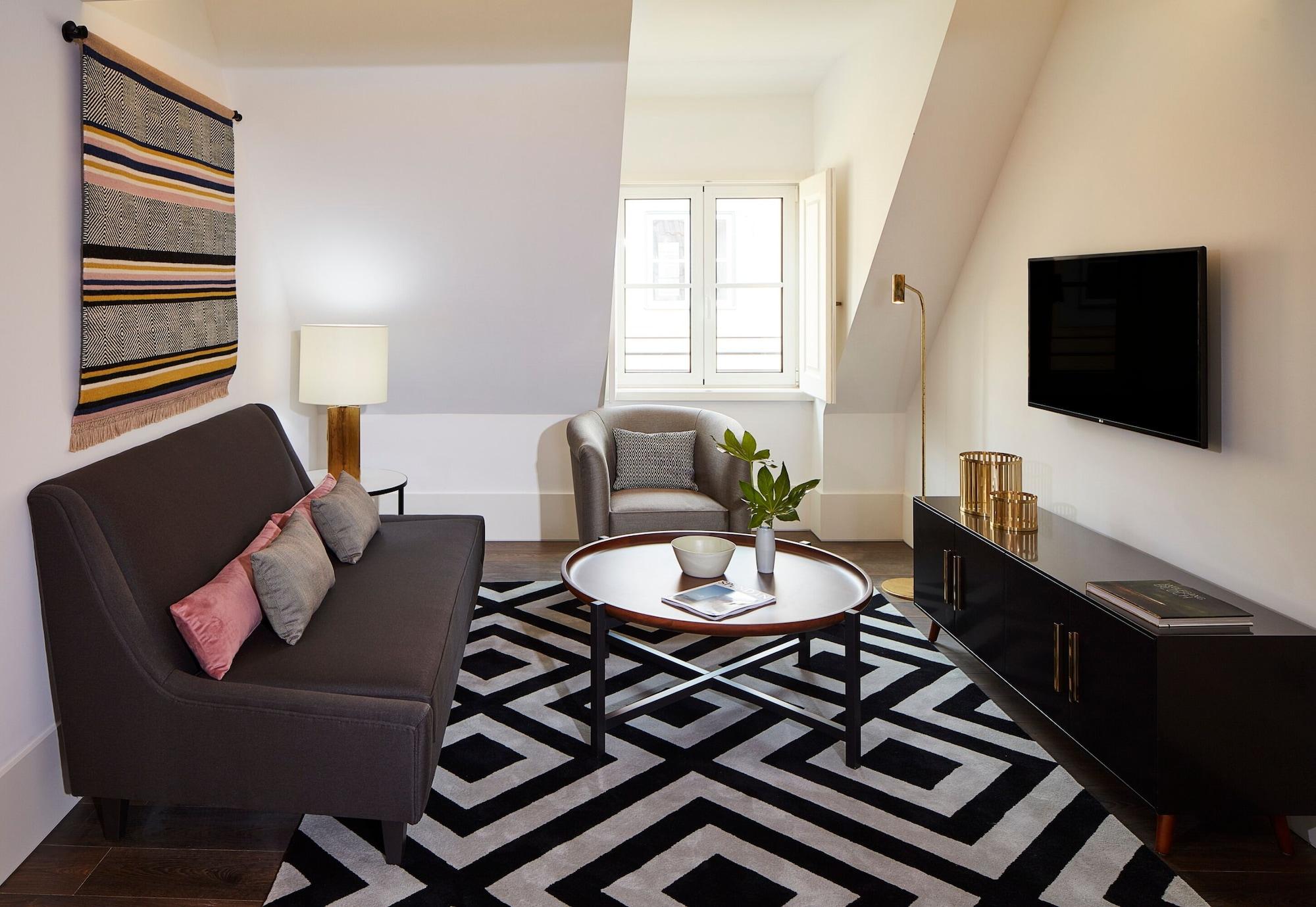 The Lumiares Hotel & Spa - Small Luxury Hotels Of The World Lizbona Zewnętrze zdjęcie A living room in a typical apartment at The Ivy Collection