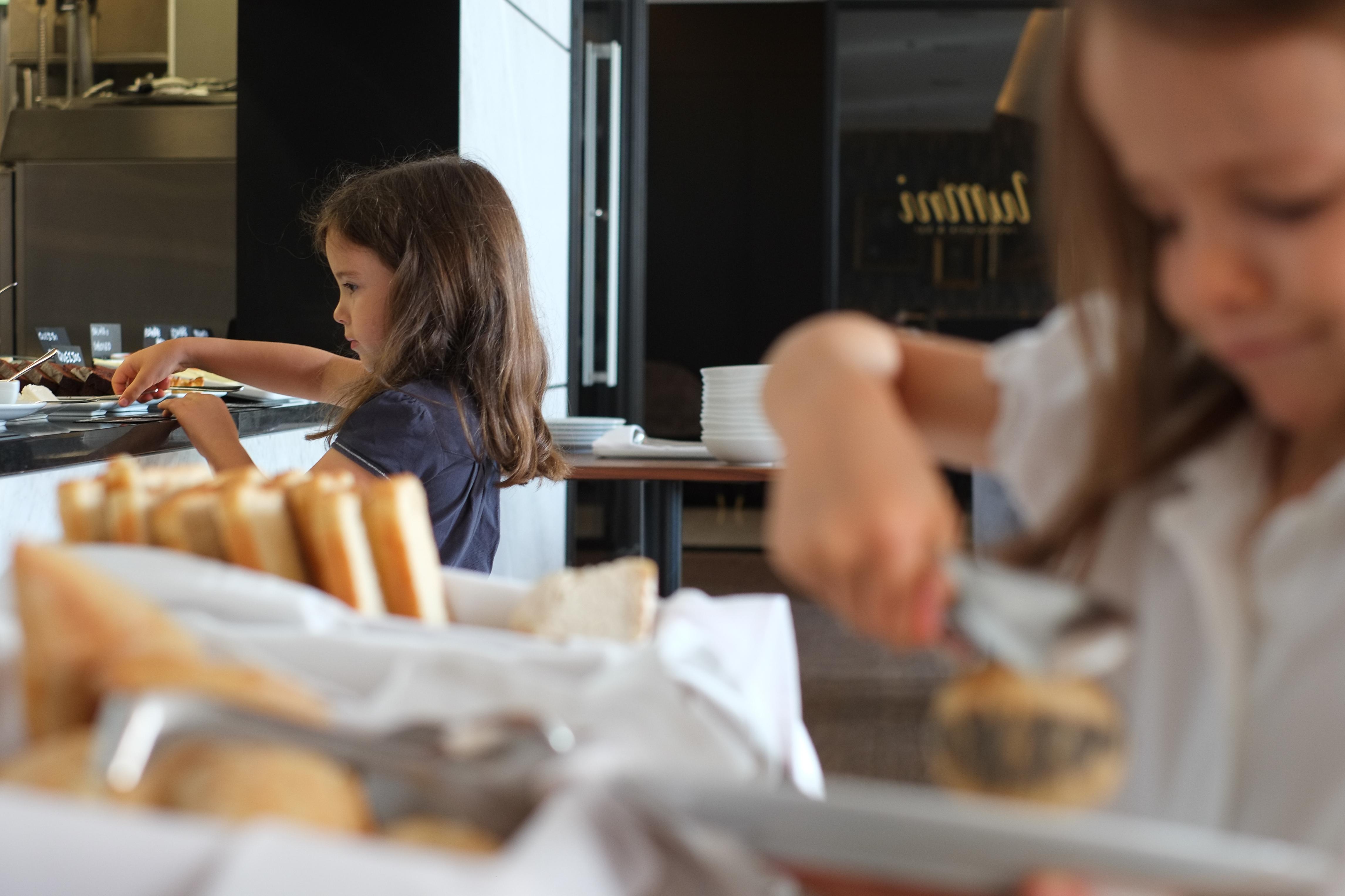The Lumiares Hotel & Spa - Small Luxury Hotels Of The World Lizbona Zewnętrze zdjęcie Children at the International School of Düsseldorf